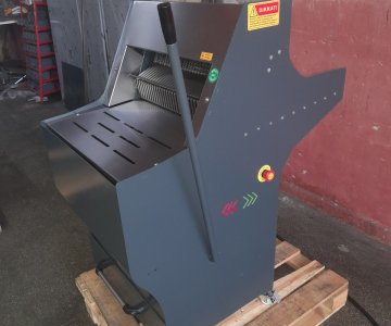 MANUEL EKMEK DİLİMLEME MAKİNESİ