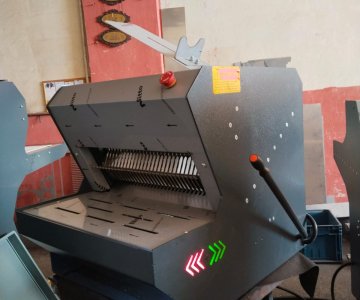 MASAÜSTÜ EKMEK DİLİMLEME MAKİNESİ